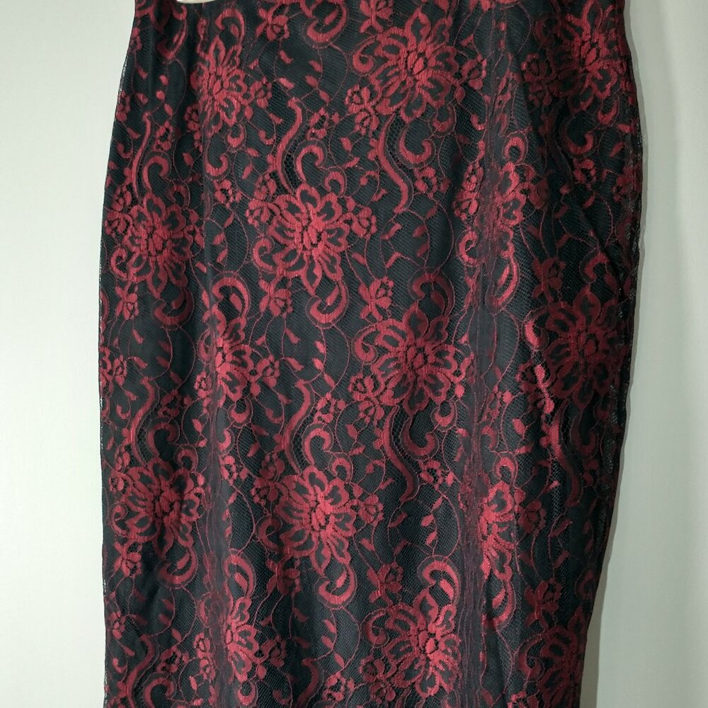 NWOT Red & Black Lace Skirt Size 4